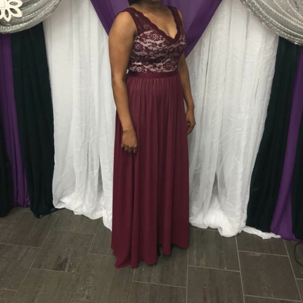 Miusol deep V neck Burgundy dress - Picture 3 of 5
